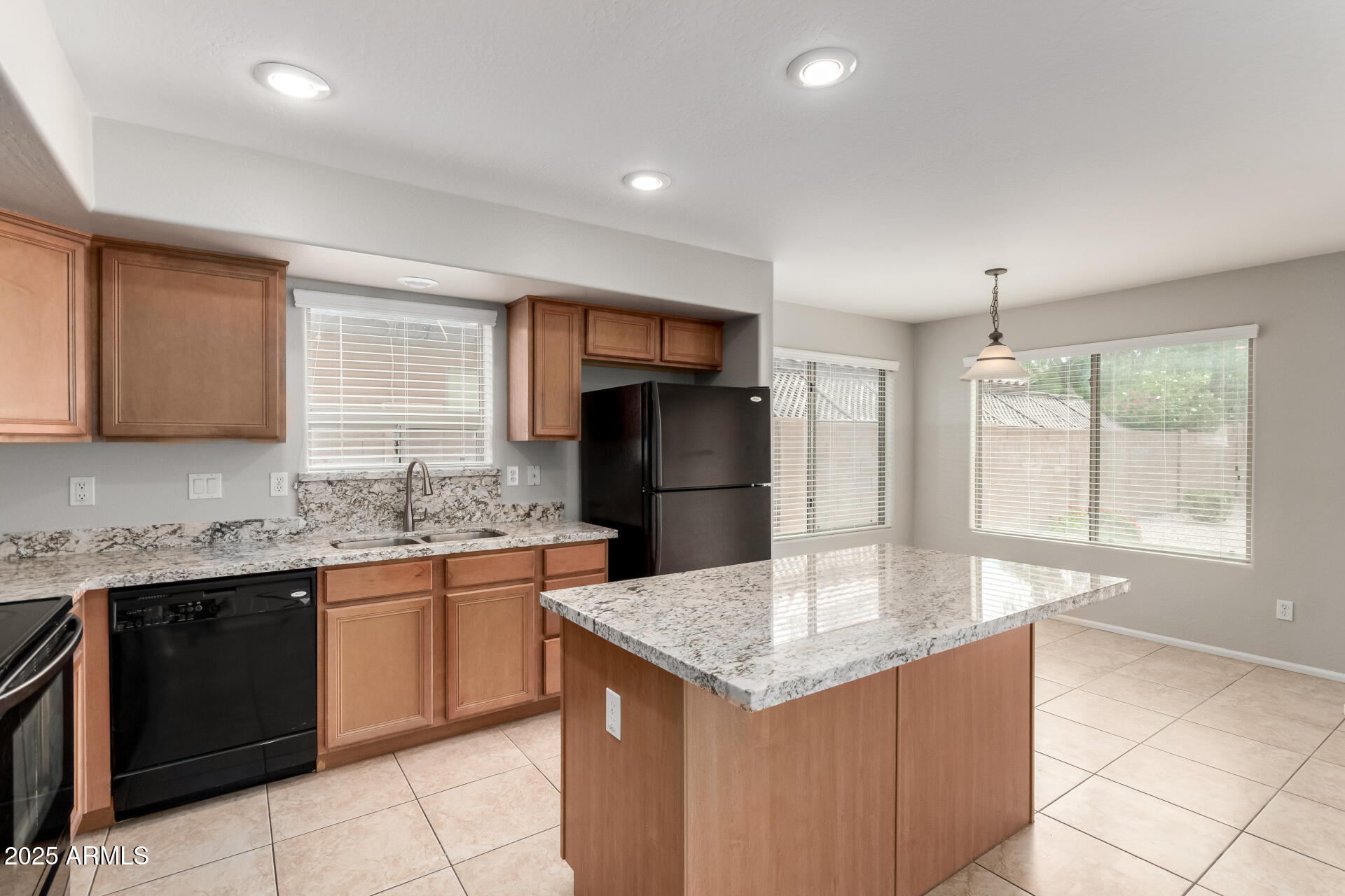 44865 West Woody Road Maricopa, AZ 85139 - Photo 11 of 36 11 Kitchen