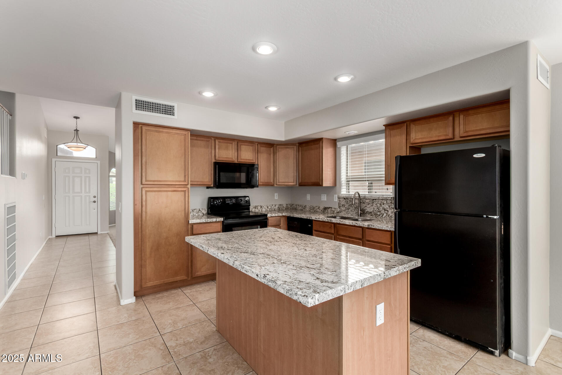 44865 West Woody Road Maricopa, AZ 85139 - Photo 10 of 36 10 Kitchen