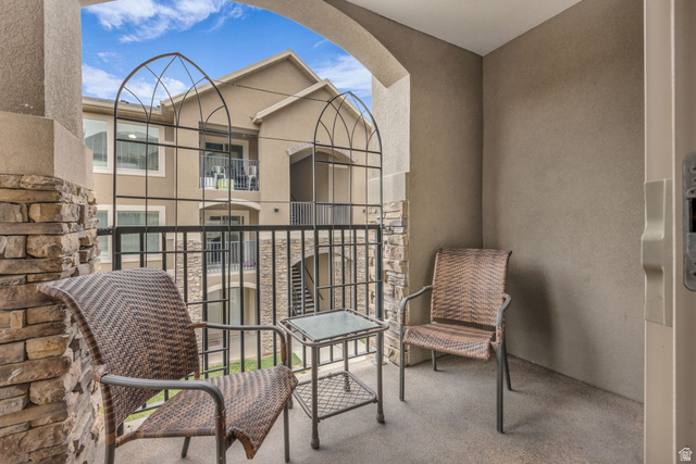 905 South Main Street, Unit G Layton, UT 84041 - Photo 20 of 36 View of balcony
