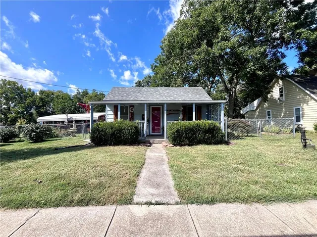 $130,000 | 706 South Butler Drive, Harrisonville, MO 64701