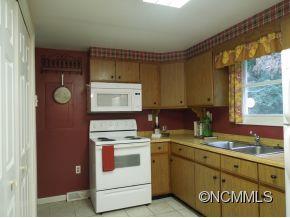 130 South Hillside Street Rutherfordton, NC 28139 - Photo 9 of 24