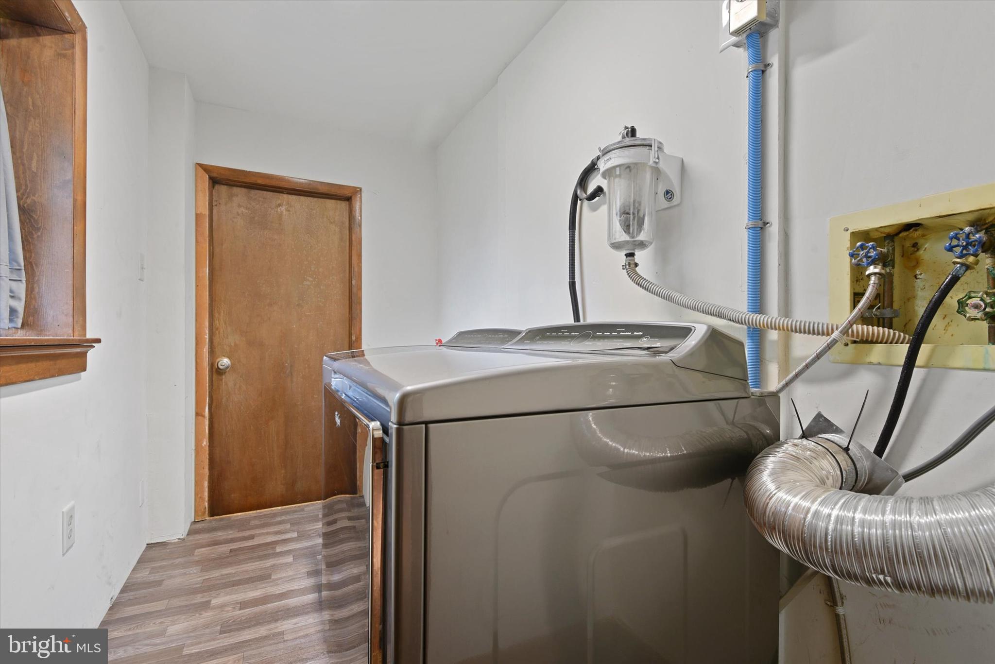 6953 Linganore Road Frederick, MD 21701 - Photo 24 of 42 Main Level Laundry