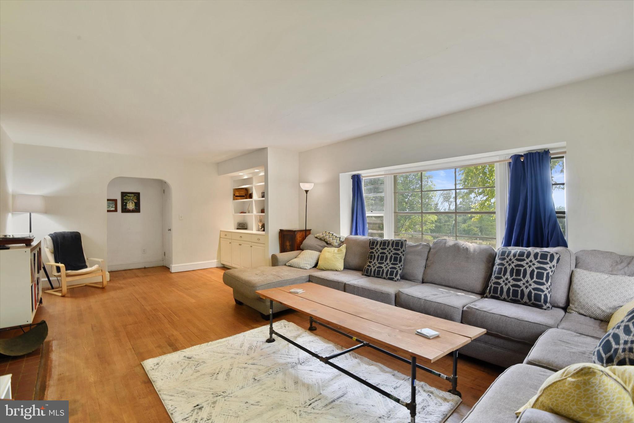 6953 Linganore Road Frederick, MD 21701 - Photo 7 of 42 SIZE MATTERS! Very Large living room!