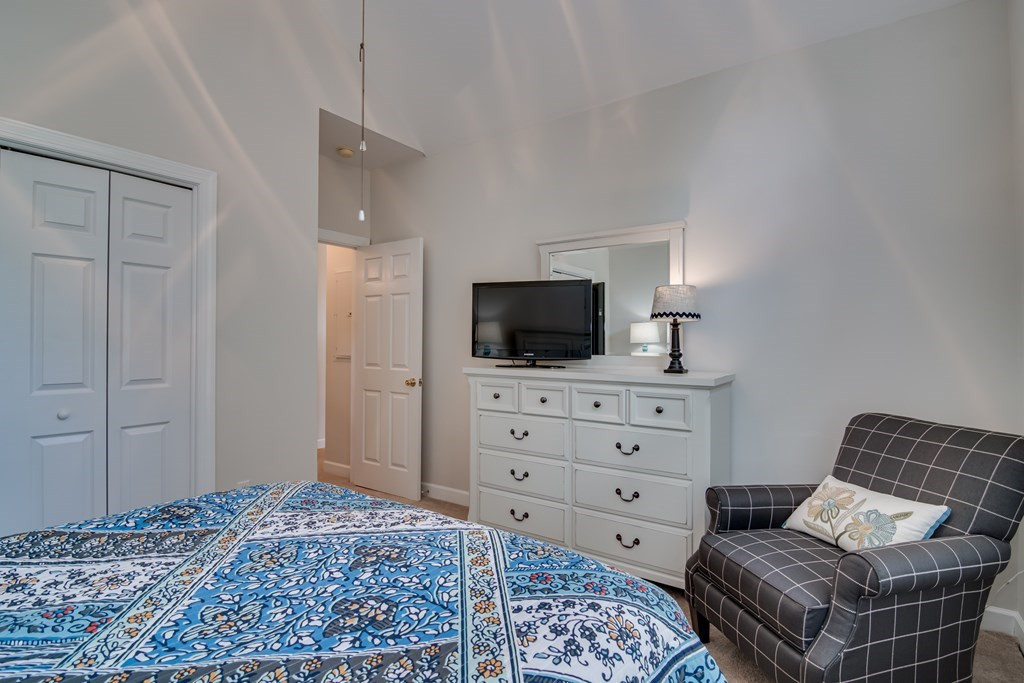 214 Boxwood Road Aiken, SC 29803 - Photo 22 of 26 Guest Room