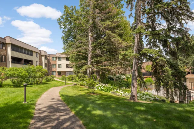 $189,900 | 7500 Cahill Road, Unit 308C, Edina, MN 55439