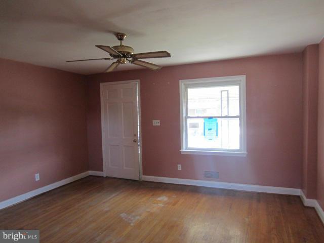 2133 Coralthorn Road Baltimore, MD 21220 - Photo 2 of 14 Living Room