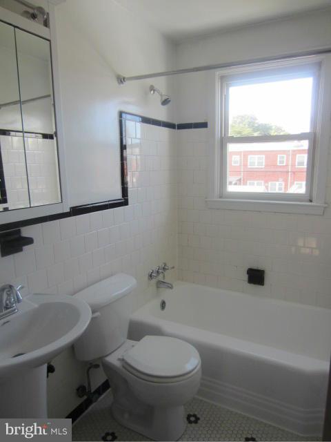 2133 Coralthorn Road Baltimore, MD 21220 - Photo 10 of 14 Bath