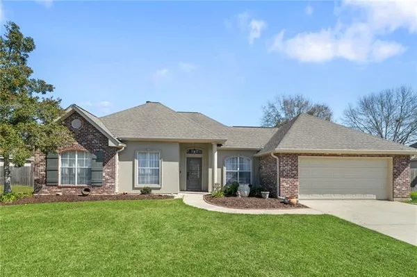 $2,300 | 409 Gainesway Drive, Madisonville, LA 70447