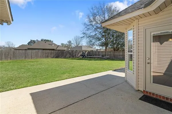 $2,300 | 409 Gainesway Drive, Madisonville, LA 70447