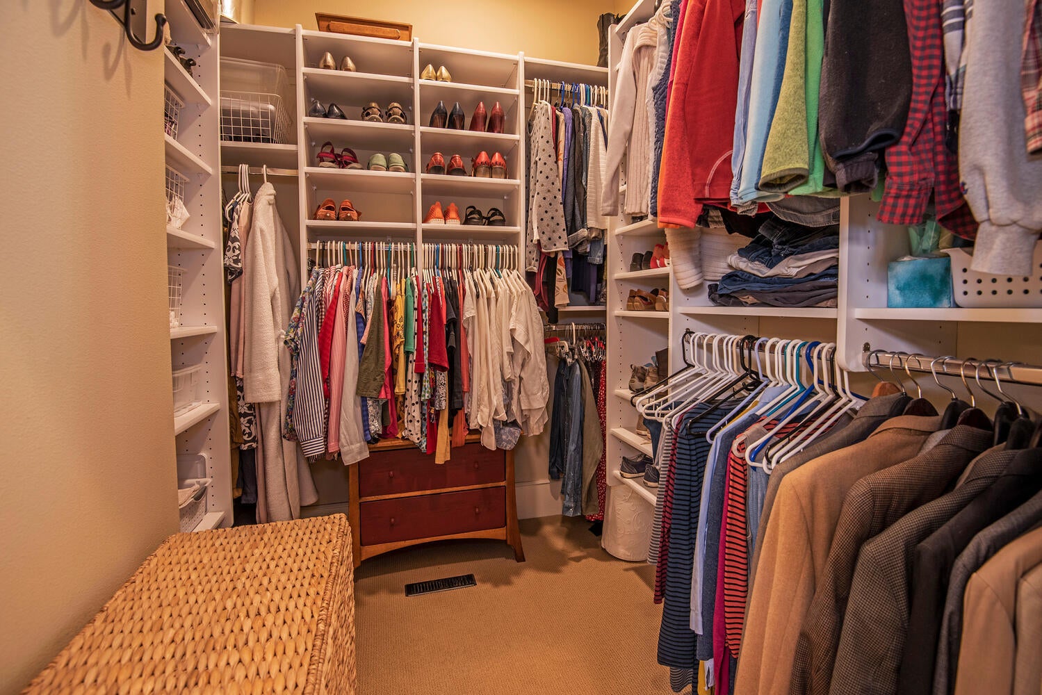 69950 Cowboy Jones Road Sisters, OR 97759 - Photo 28 of 57 Walk in Closet with Built-Ins