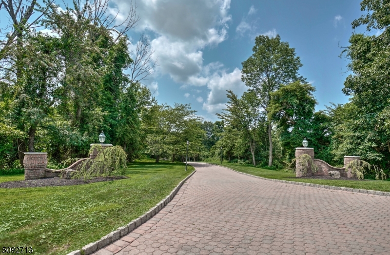22 Sherwood Farm Road Far Hills, NJ 07931 - Photo 2 of 50