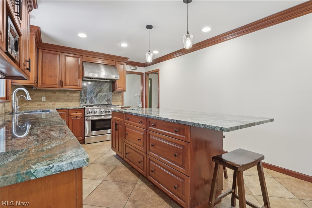 2892 Lander Road Cleveland, OH 44124 - Photo 9 of 36
