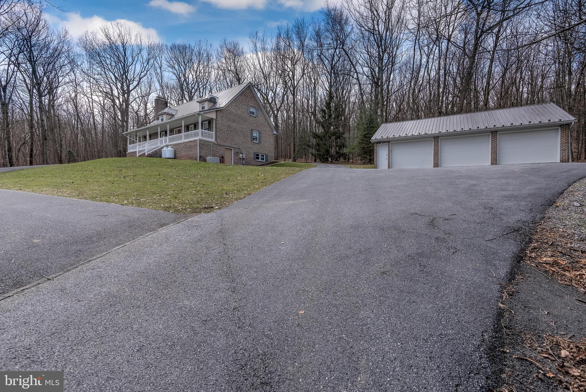 688 Lynes Road Dillsburg, PA 17019 - Photo 1 of 39 Gallery Image 1