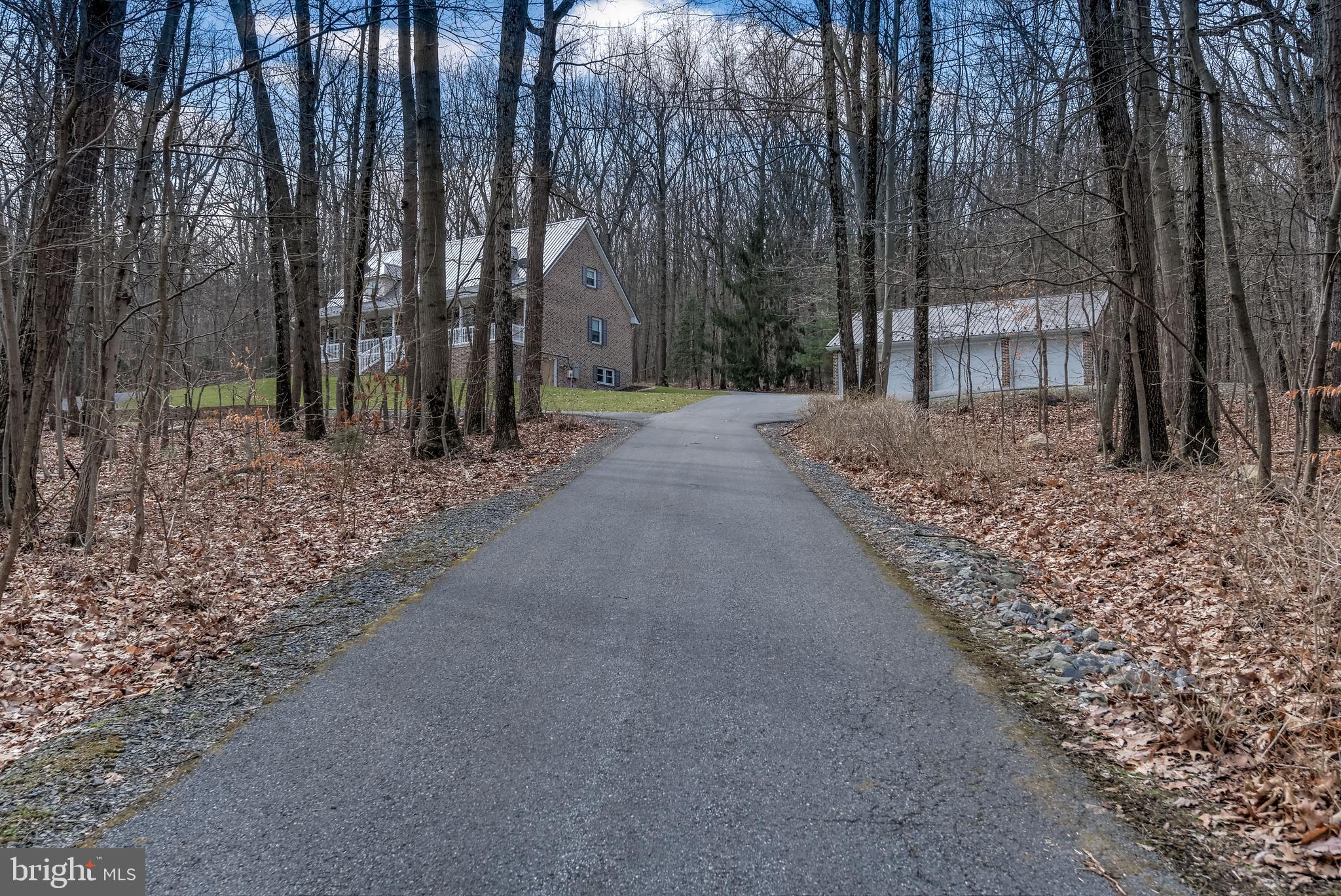 688 Lynes Road Dillsburg, PA 17019 - Photo 2 of 39 Gallery Image 2