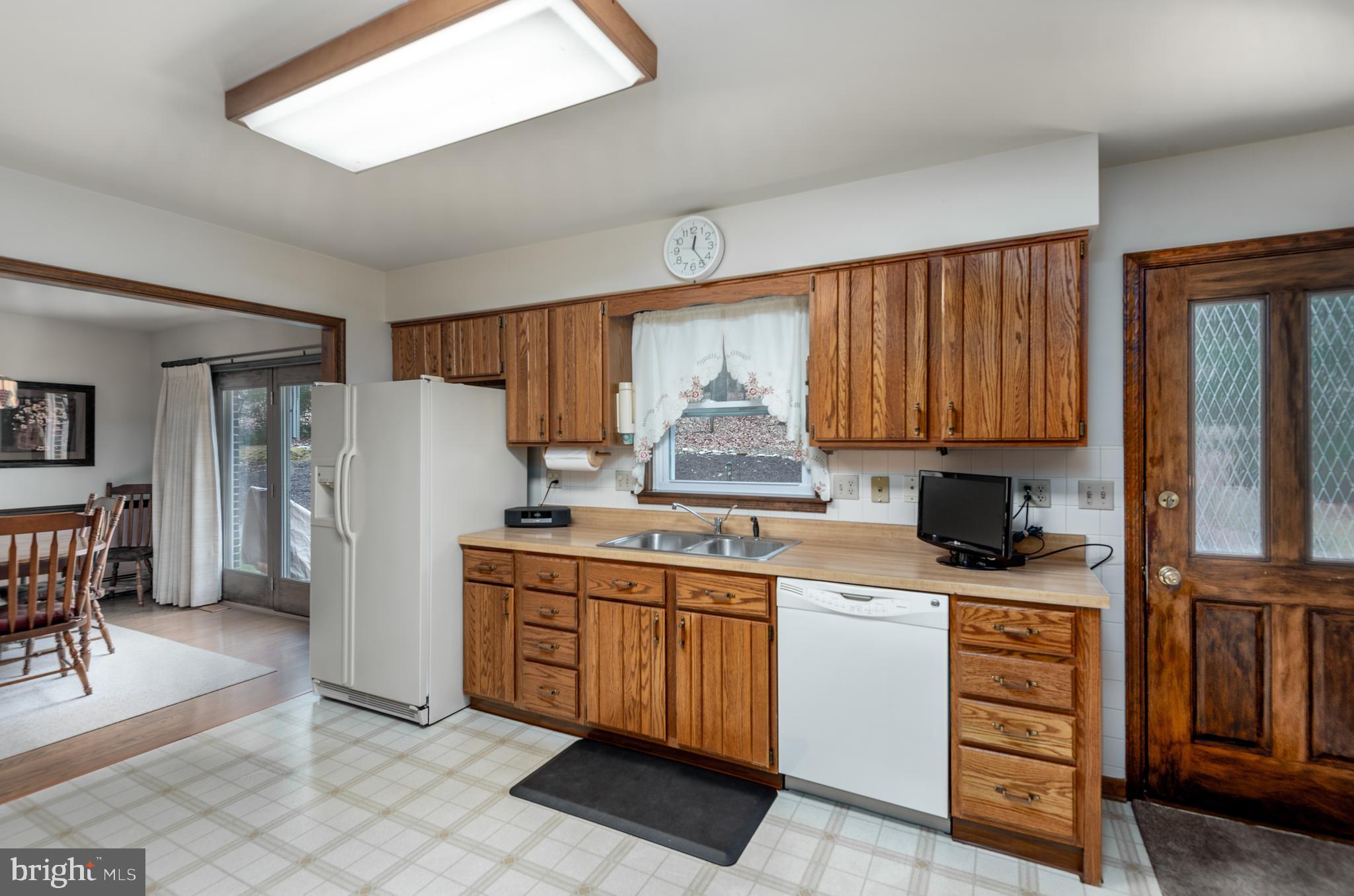 688 Lynes Road Dillsburg, PA 17019 - Photo 7 of 39 Gallery Image 7