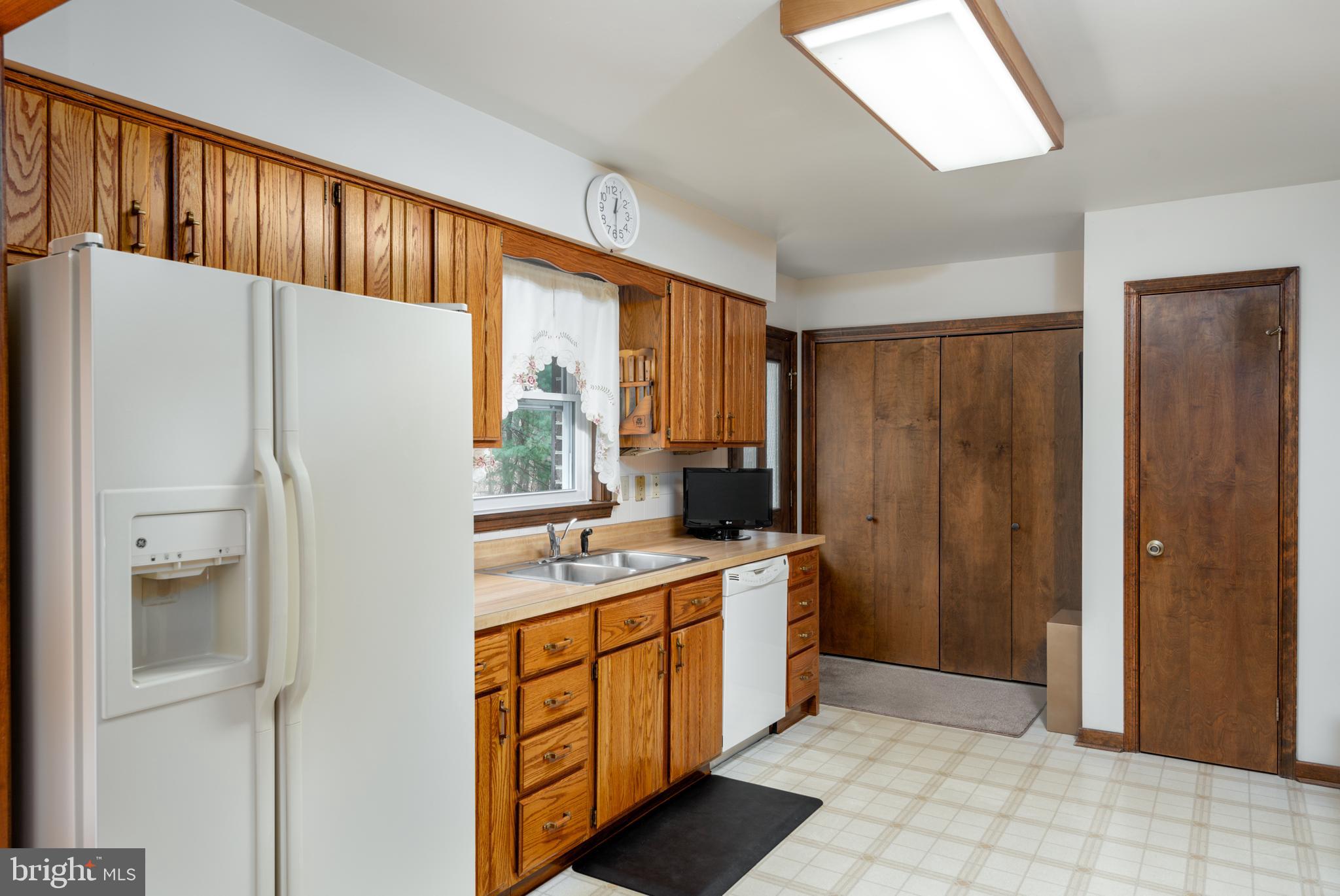 688 Lynes Road Dillsburg, PA 17019 - Photo 8 of 39 Gallery Image 8