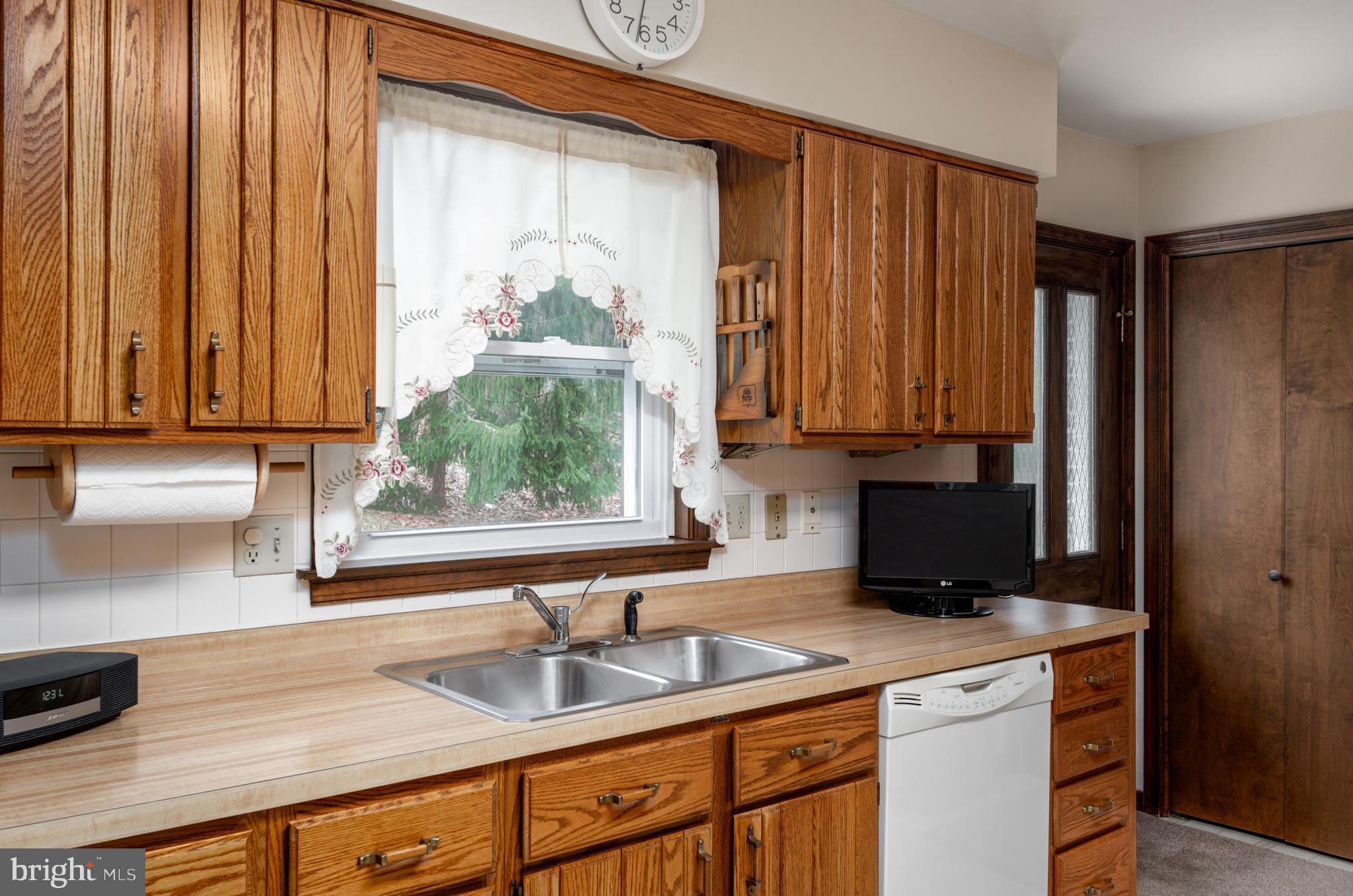 688 Lynes Road Dillsburg, PA 17019 - Photo 10 of 39 Gallery Image 10