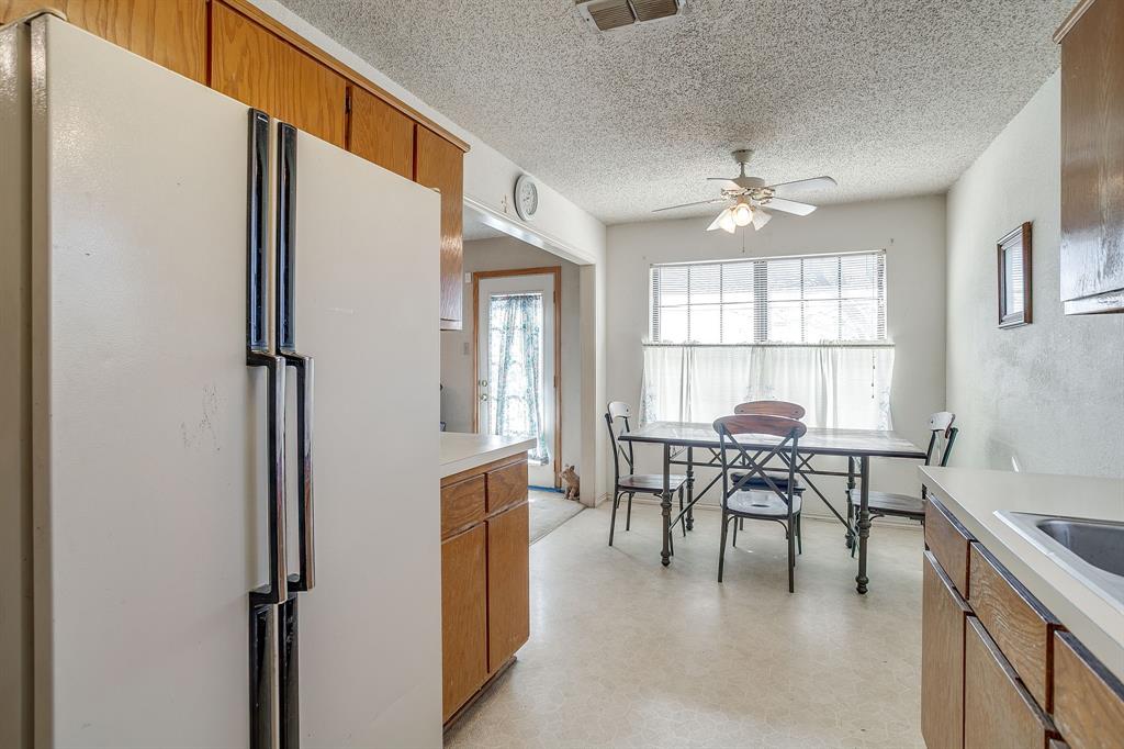 3019 Sunrise Trail Weatherford, TX 76088 - Photo 17 of 40 a view of a livingroom with furniture and window
