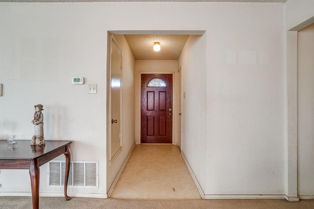 3019 Sunrise Trail Weatherford, TX 76088 - Photo 5 of 40 a view of hallway with livingroom