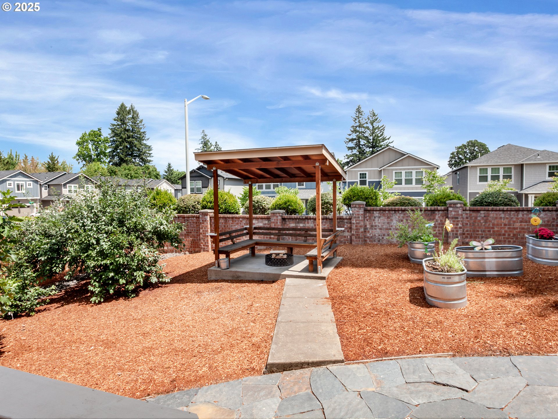 7913 Southwest Leiser Lane Portland, OR 97224 - Photo 31 of 35 Backyard
