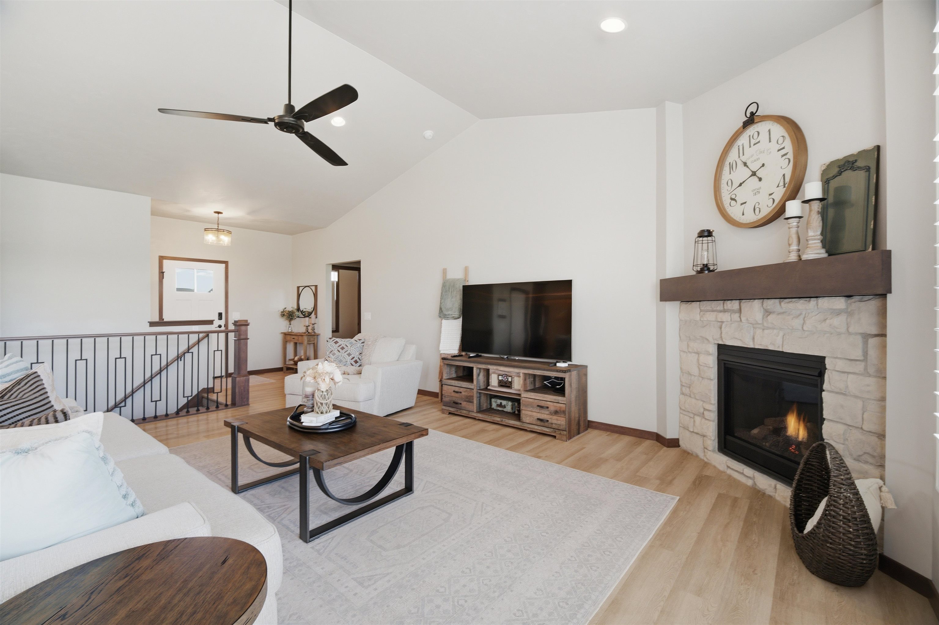 2875 East Turquoise Lane Appleton, WI 54913 - Photo 7 of 38