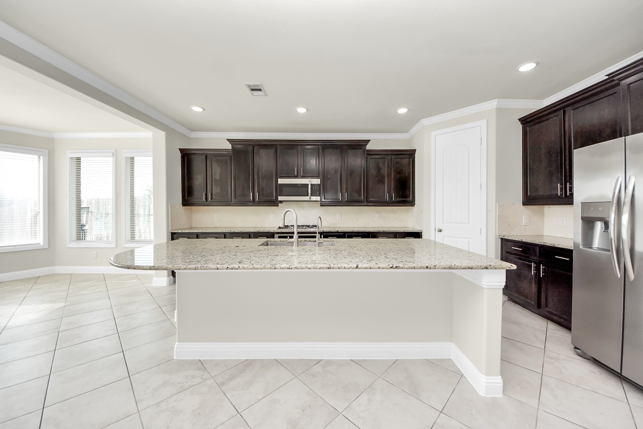 4836 Peppermill Ridge Lane Rosharon, TX 77583 - Photo 7 of 45 Kitchen