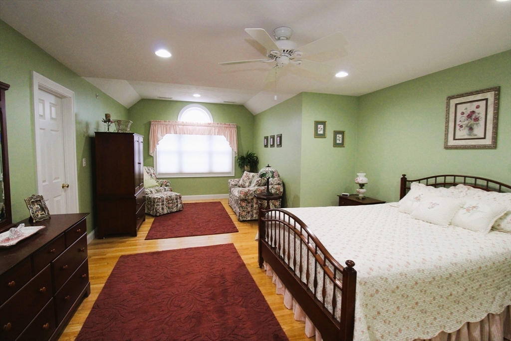 19 Peachey Circle, Unit 19 Middleton, MA 01949 - Photo 18 of 25