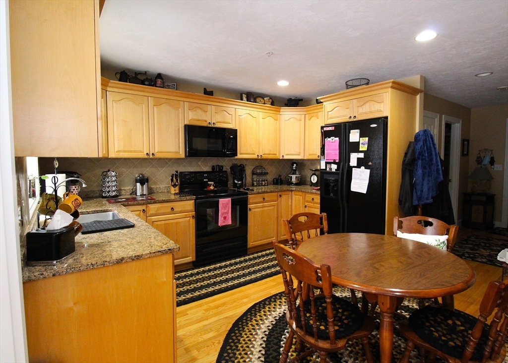 19 Peachey Circle, Unit 19 Middleton, MA 01949 - Photo 7 of 25