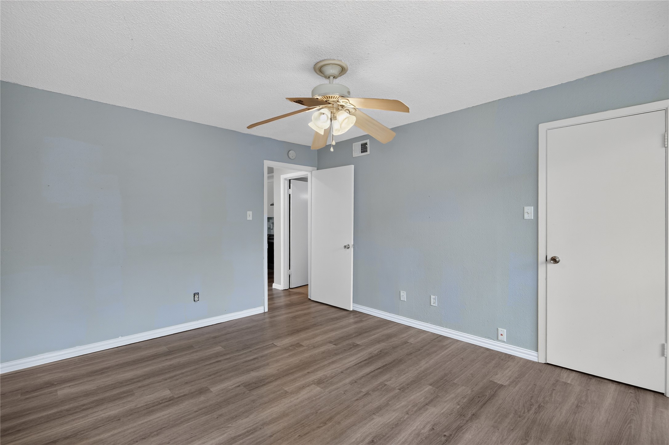 2277 South Kirkwood Road, Unit 910 Houston, TX 77077 - Photo 7 of 27