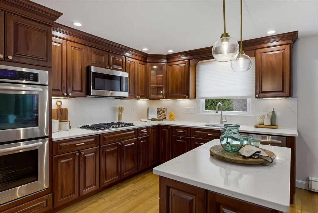 15 Belmont Road Wakefield, MA 01880 - Photo 9 of 40