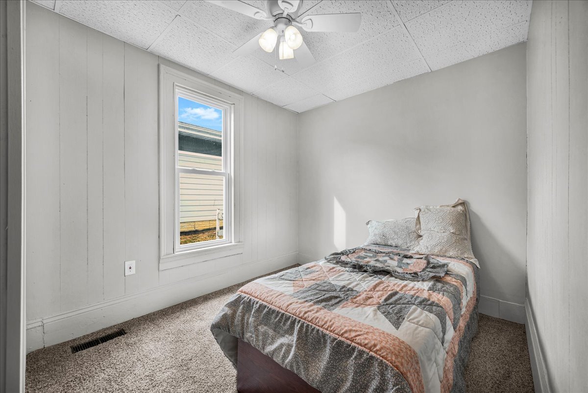 814 West Mill Street Bloomington, IL 61701 - Photo 13 of 35