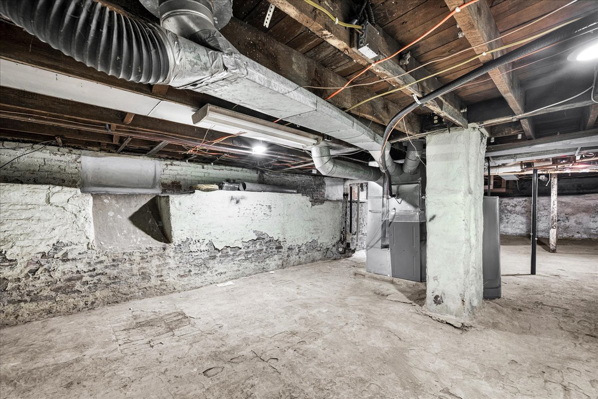 814 West Mill Street Bloomington, IL 61701 - Photo 25 of 35