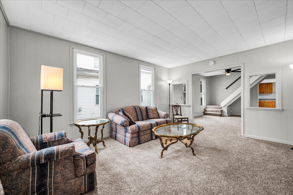 814 West Mill Street Bloomington, IL 61701 - Photo 3 of 35