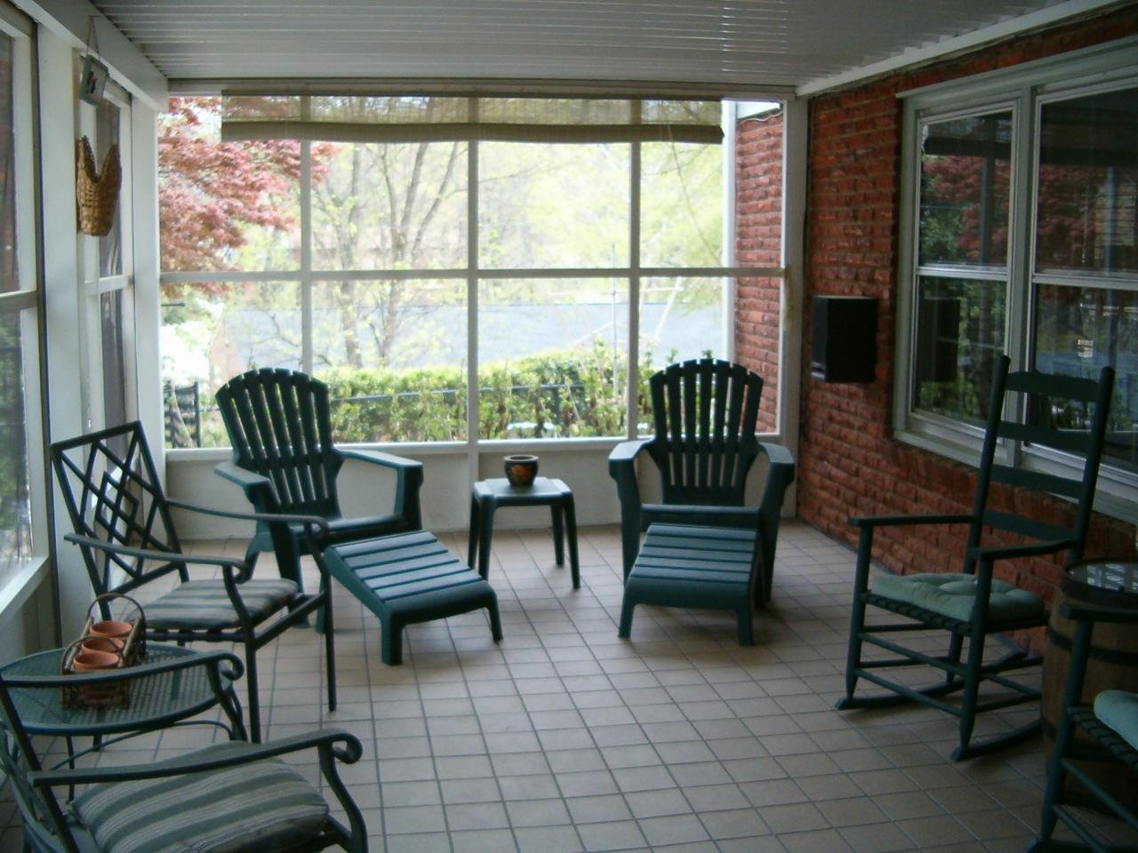 2501 Inglewood Road Southwest Roanoke, VA 24015 - Photo 4 of 14 Porch