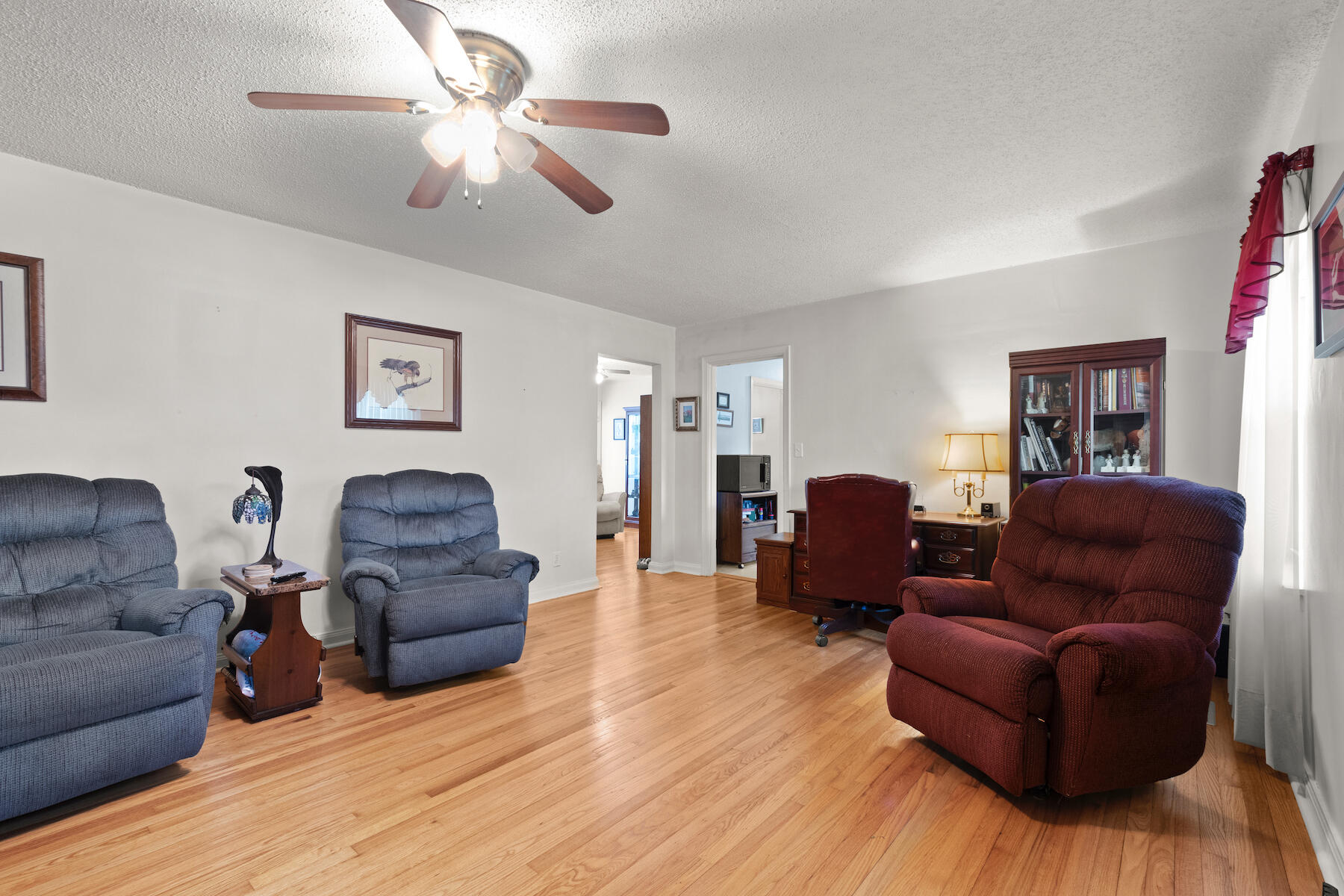 306 Bass Road Chattanooga, TN 37421 - Photo 2 of 32 Living Room