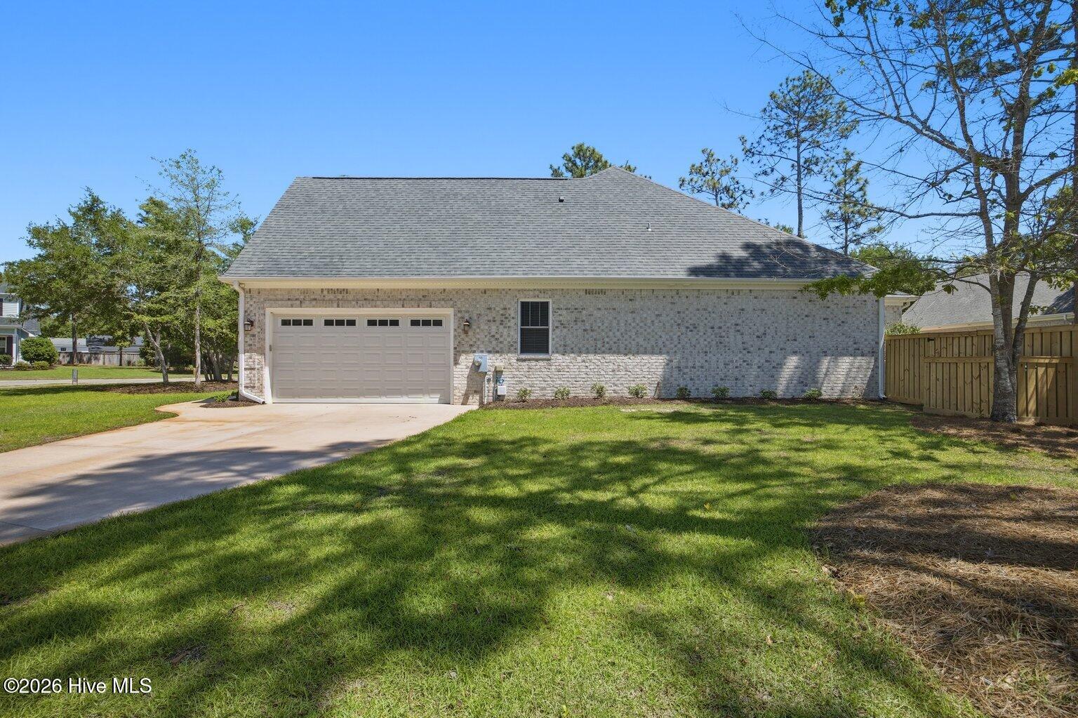 23 Stonegate Circle Hampstead, NC 28443 - Photo 13 of 69 Side Entry garage