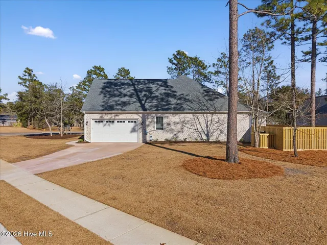 $725,000 | 23 Stonegate Circle, Hampstead, NC 28443