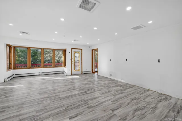 $699,000 | 220 Oxford Road, Chester, NY 10918