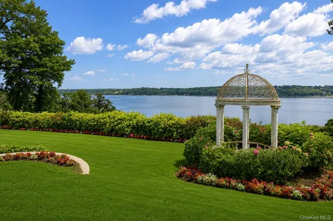 $6,995,000 | 26 Tennis Court Road, Oyster Bay, NY 11771