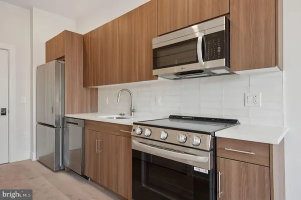 $2,500 | 130 West Girard Avenue, Unit 2B701, Philadelphia, PA 19123