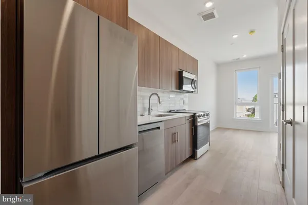 $2,500 | 130 West Girard Avenue, Unit 2B701, Philadelphia, PA 19123