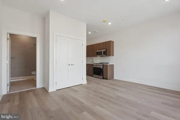 $2,500 | 130 West Girard Avenue, Unit 2B701, Philadelphia, PA 19123