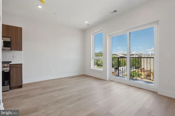 $2,500 | 130 West Girard Avenue, Unit 2B701, Philadelphia, PA 19123
