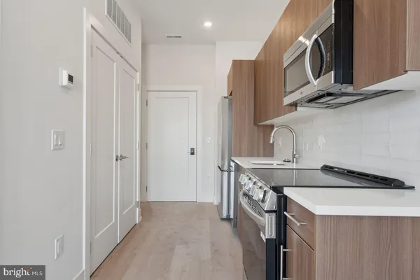 $2,500 | 130 West Girard Avenue, Unit 2B701, Philadelphia, PA 19123