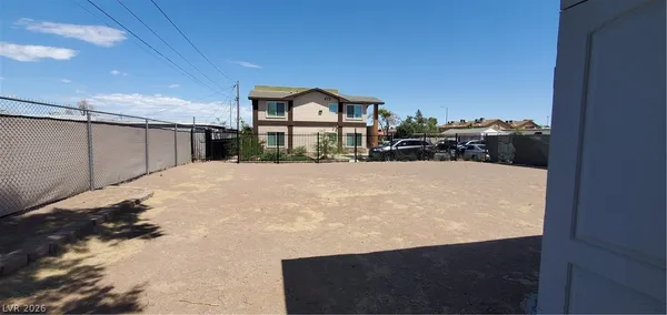 $1,300 | 470 Hunter Drive, Henderson, NV 89011