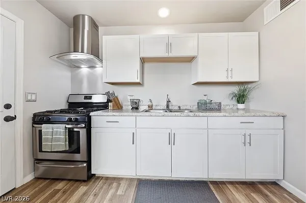 $1,300 | 470 Hunter Drive, Henderson, NV 89011