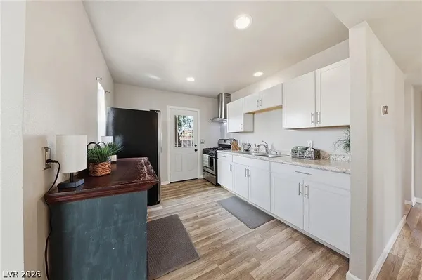$1,300 | 470 Hunter Drive, Henderson, NV 89011