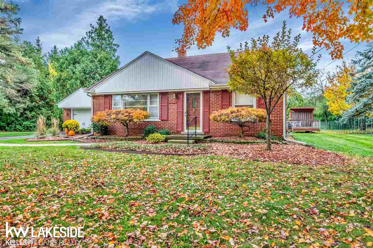 157 Nawakwa Road Rochester, MI 48307 - Photo 2 of 32