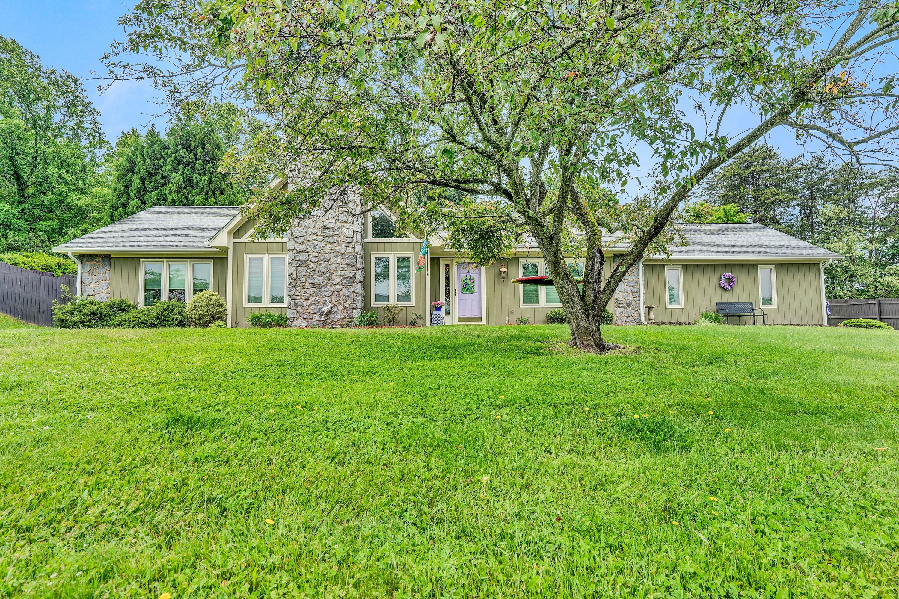 432 Stayman Road Roanoke, VA 24019 - Photo 1 of 27 01-DSC6167
