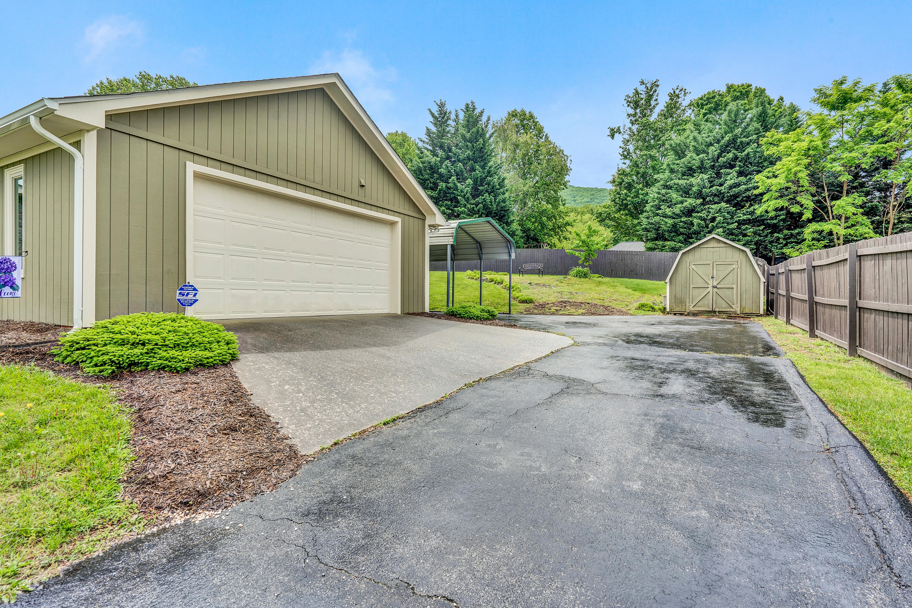 432 Stayman Road Roanoke, VA 24019 - Photo 4 of 27 04-DSC6173